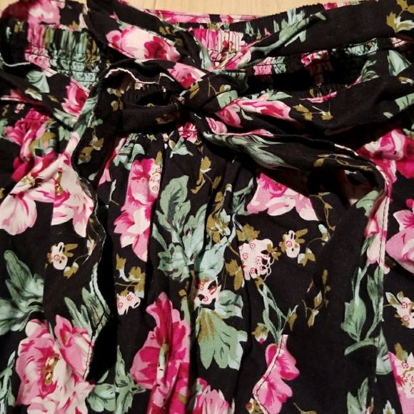 Black Flower skirt - Picture 4 of 7